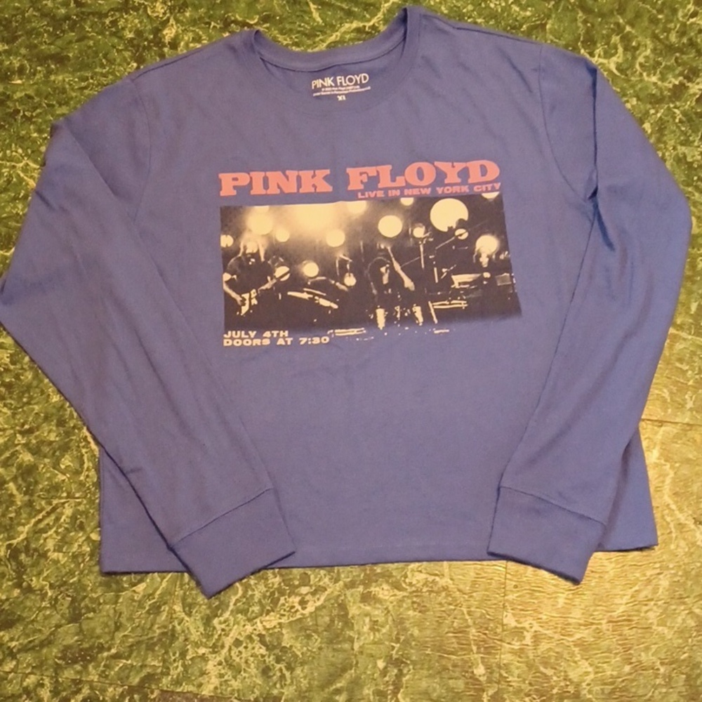 Pink Floyd live in New York city shirt size xl long sleeve